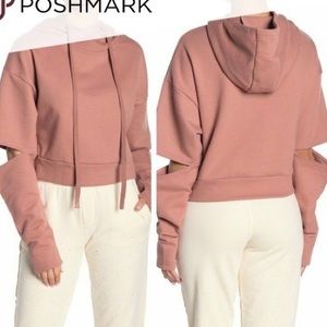 Alo – Peak Cutout Long Sleeve Pullover Crop